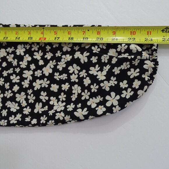 H&M Black Floral Crop Top Long Sleeve V-Neck Drawstring Hem Blouse Women Size M - Picture 10 of 12